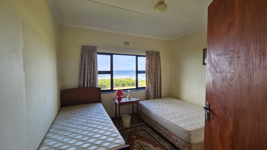 5 Bedroom Property for Sale in Jongensfontein Western Cape